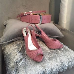 WHBM Mauve snakeskin peep toe heels & belt set
